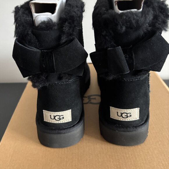 Ugg Mini Bailey Suede Bow Boots - Size 9 -Black -  BRAND NEW in BOX - Picture 2 of 4